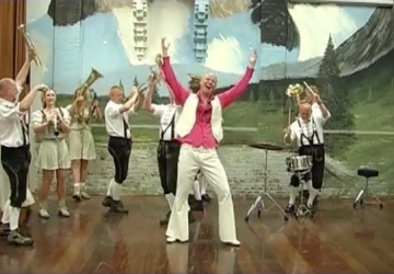 10 jaar geleden alweer! Wolfgang Schwalbe tijdens de Kermis Hit Parade 2009