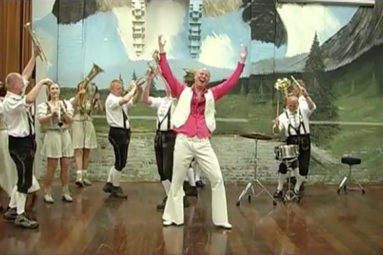 10 jaar geleden alweer! Wolfgang Schwalbe tijdens de Kermis Hit Parade 2009